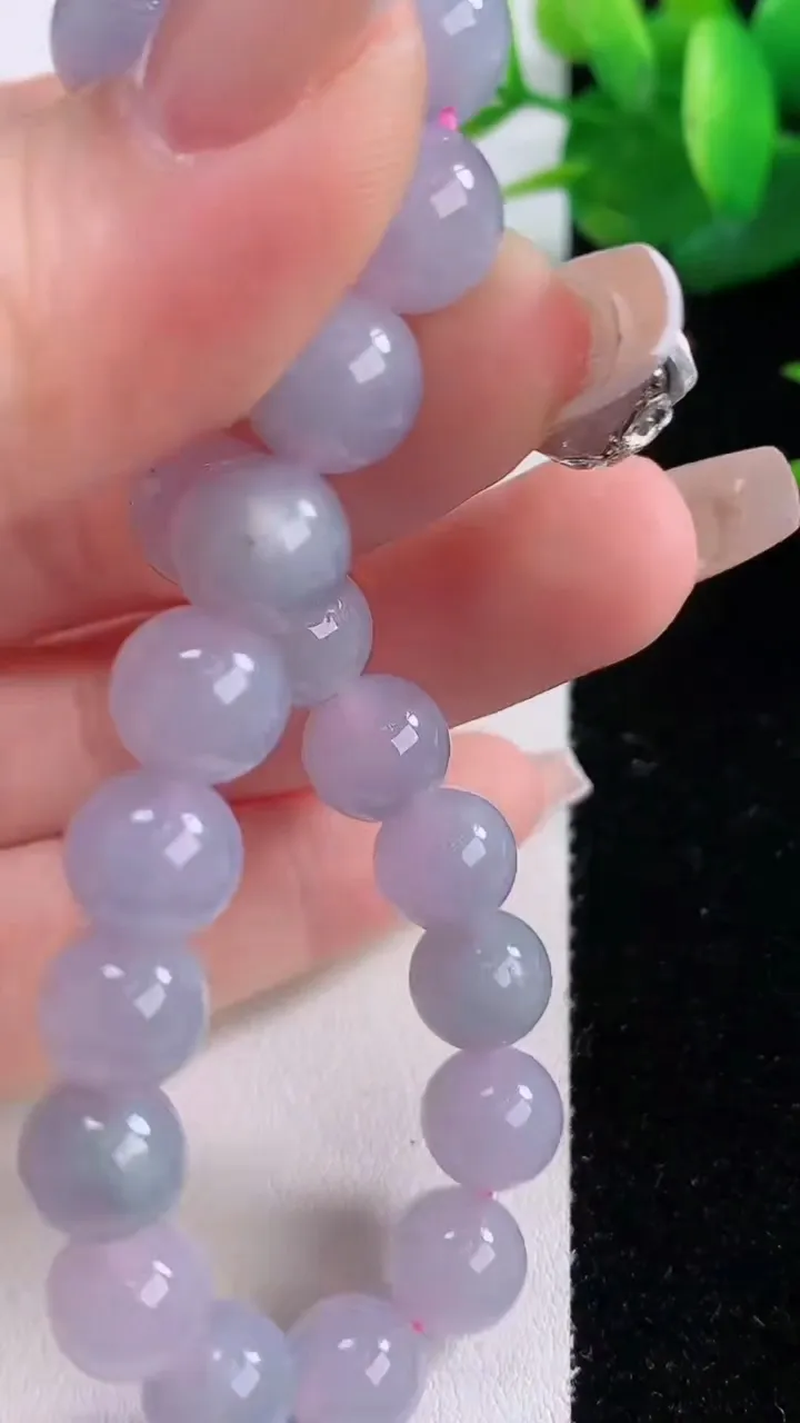 天然A货翡翠紫罗兰圆珠手串，尺寸8.8-22颗，重量:27.47g12月6日
工厂直销收藏佳品,种好水足，色泽均匀，有种有色，上手高大气！
