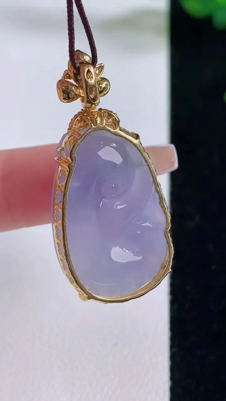 天然A货翡翠18K金紫罗兰如意吊坠，尺寸38-27.5-18-8.3，重量:7.14g
12月6日