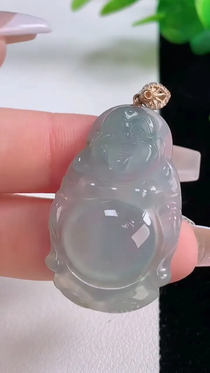 天然A货翡翠站佛 佛公吊坠，尺寸36.6-23-7，重量:8.95g
12月6日