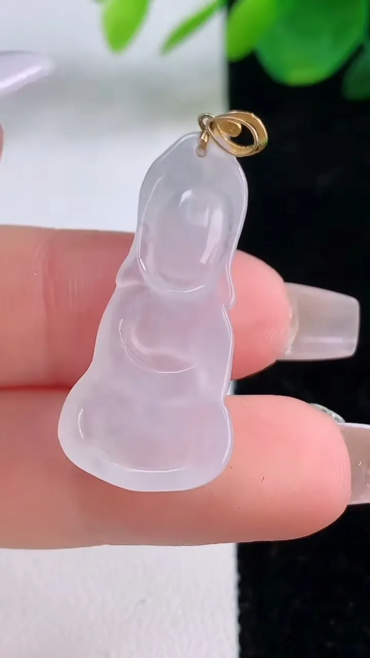 天然A货翡翠种白冰弥勒佛吊坠，尺寸32-15.3-4，重量:3.70g
12月6日