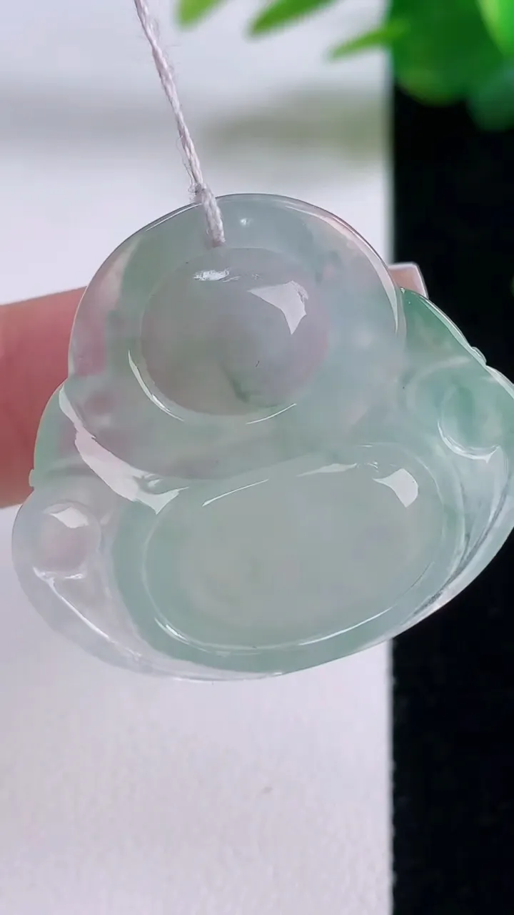 天然A货翡翠佛公吊坠，尺寸29.7-33-6.2，重量:9.24g
12月6日