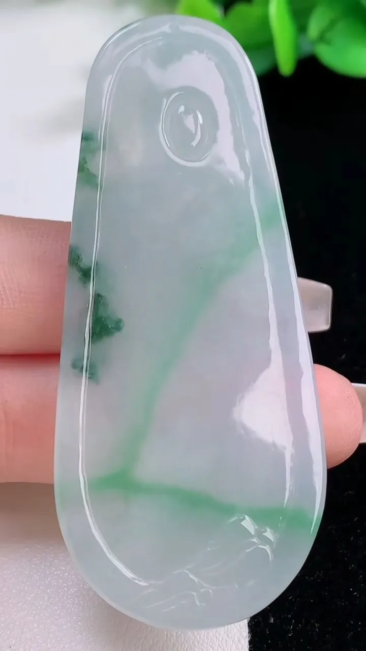 天然A货翡翠冰种飘花大势至菩萨吊坠，尺寸69-30-6，重:27.23g
12月7日