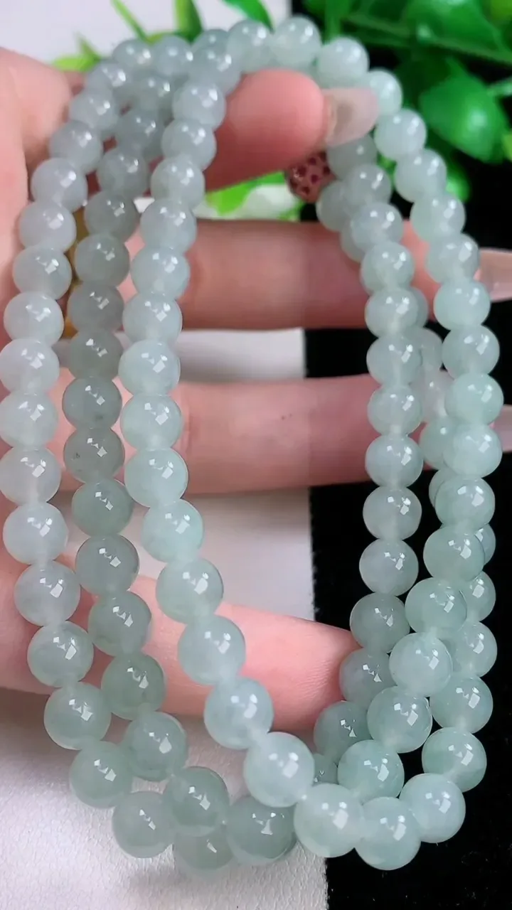 天然A货翡翠圆珠项链，尺寸7-108颗，重:107.12g12月7日
工厂直销收藏佳品,种好水足，色泽均匀，有种有色，上手高大气！