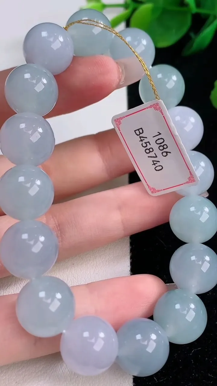 天然A货翡翠紫罗兰圆珠手串，尺寸12.8-16颗，重量:58.86g12月7日
工厂直销收藏佳品,种好水足，色泽均匀，有种有色，上手高大气！