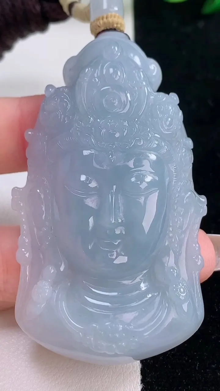 天然A货翡翠紫罗兰观音头吊坠，尺寸63.3-36.7-11.4，重量:52.54g
12月7日