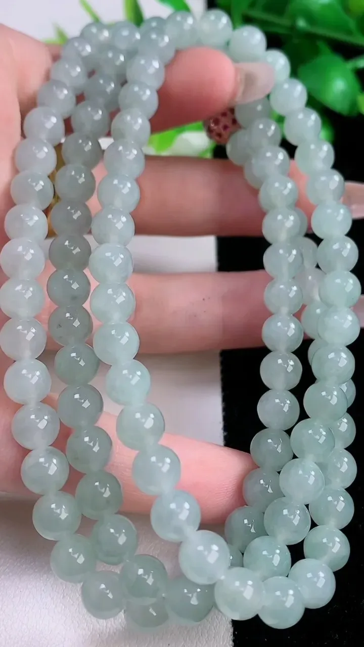 天然A货翡翠圆珠项链，尺寸7-108颗，重:107.12g12月7日
工厂直销收藏佳品,种好水足，色泽均匀，有种有色，上手高大气！