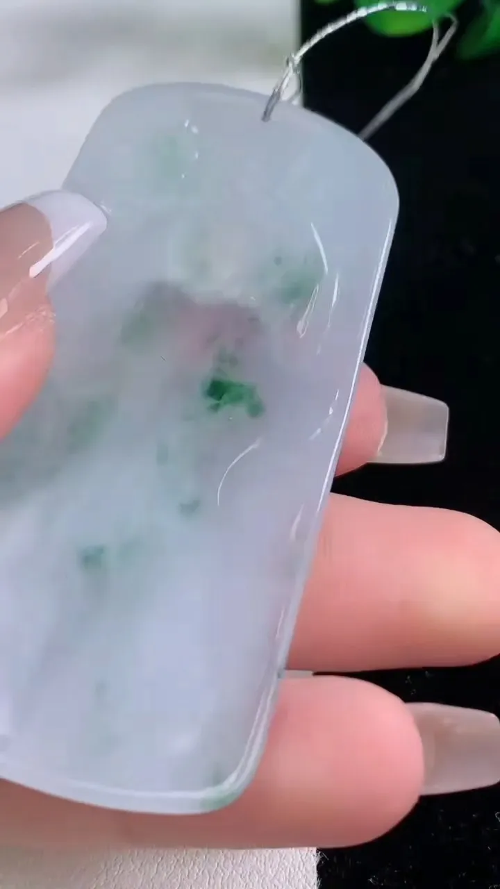 天然A货翡翠种飘花普贤菩萨吊坠，尺寸67.5-30.3-5，重量:27.29g
12月7日