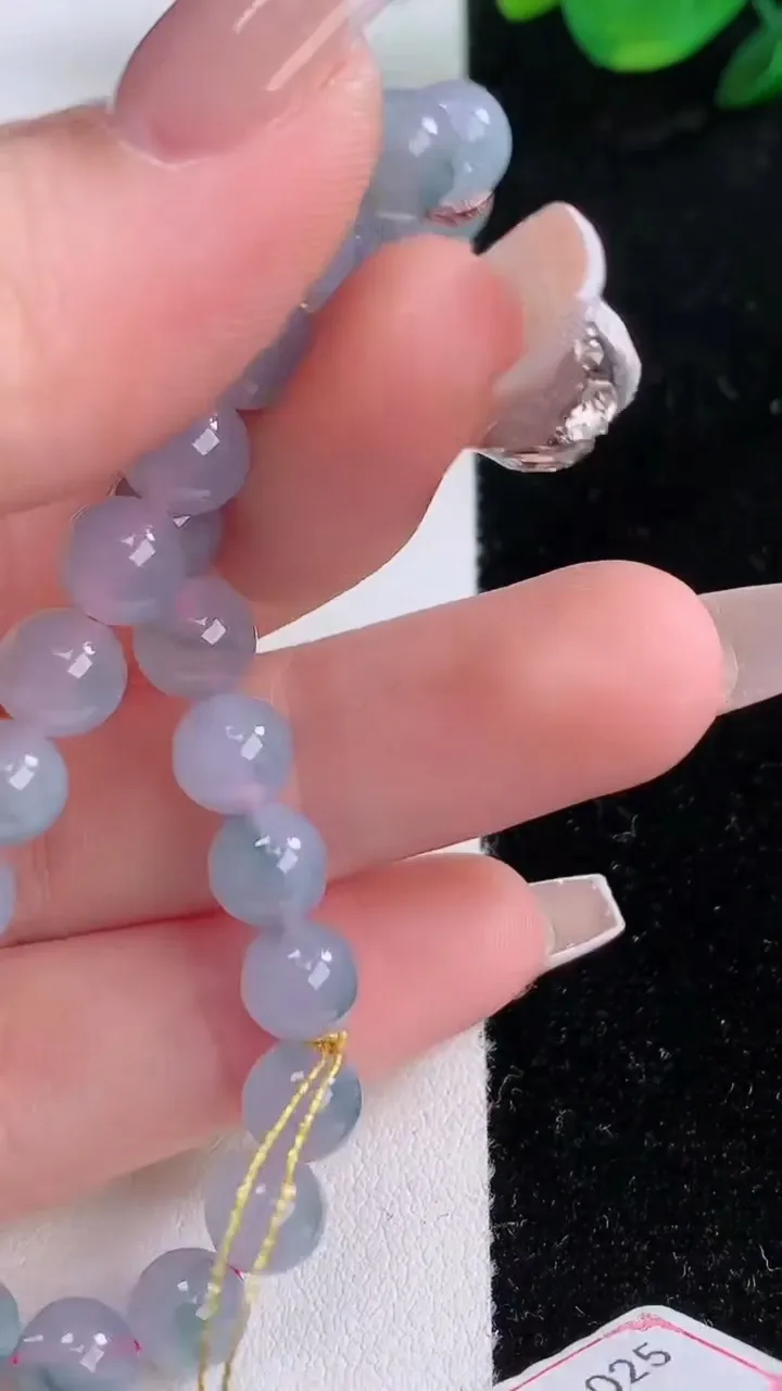 天然A货翡翠紫罗兰圆珠手串，尺寸9.7-67颗，重量:14.63g12月7日
工厂直销收藏佳品,种好水足，色泽均匀，有种有色，上手高大气！