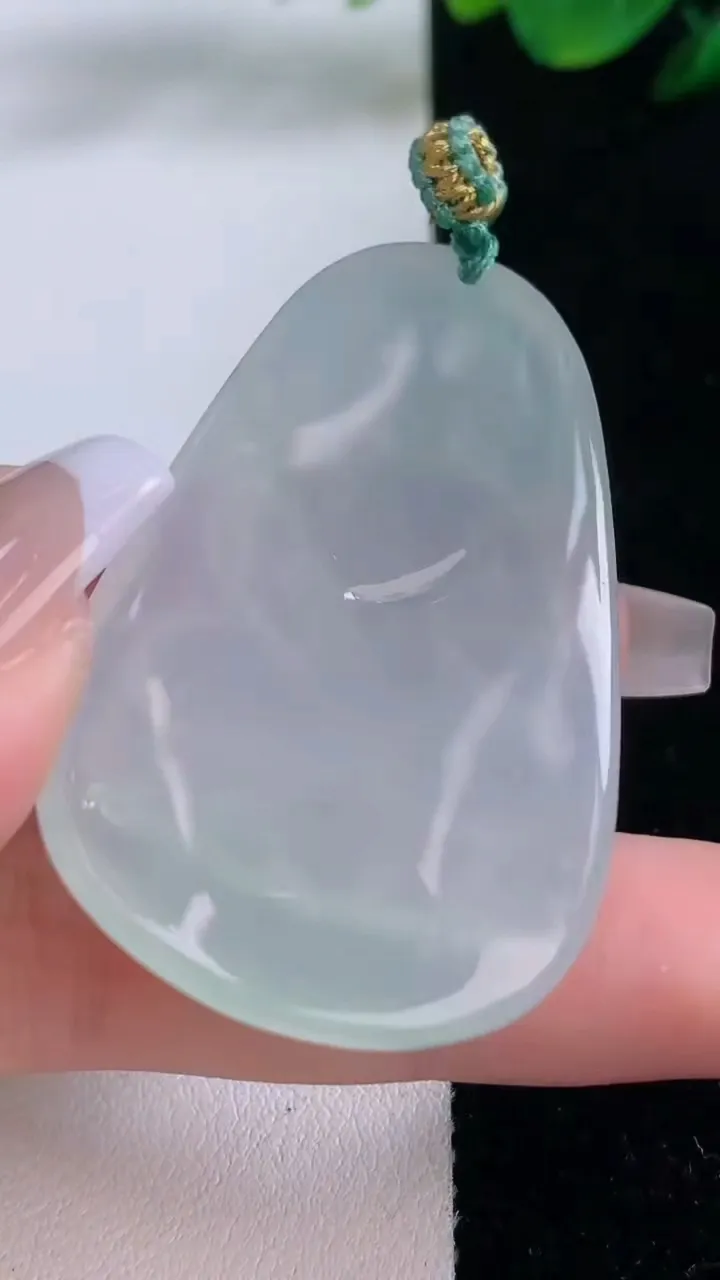 天然A货翡翠虚空藏菩萨吊坠，尺寸52-32-5.7，重量:19.73g
12月7日