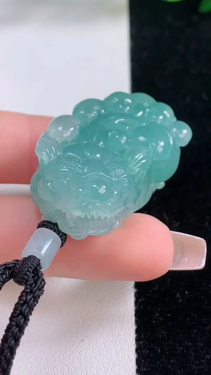 天然A货翡翠貔貅吊坠，尺寸36-21-14.8，重量:31.01g
12月7日