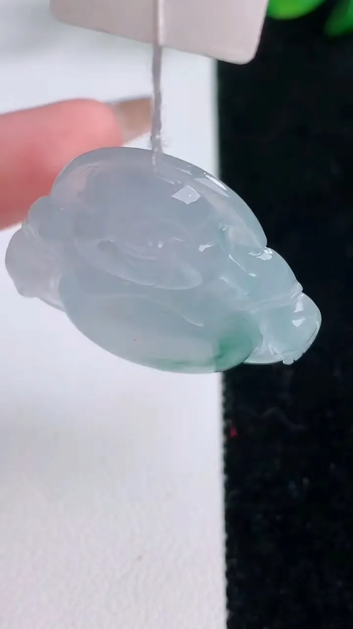 天然A货翡翠种飘花佛公吊坠，尺寸31-33-5.9，重量:9.50g
12月7日