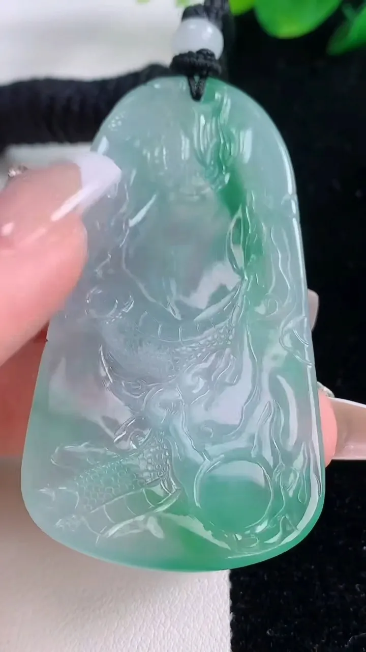 天然A货翡翠祥龙文殊菩萨吊坠，尺寸60.7-33.6-4.8，重量:26.11g
12月7日