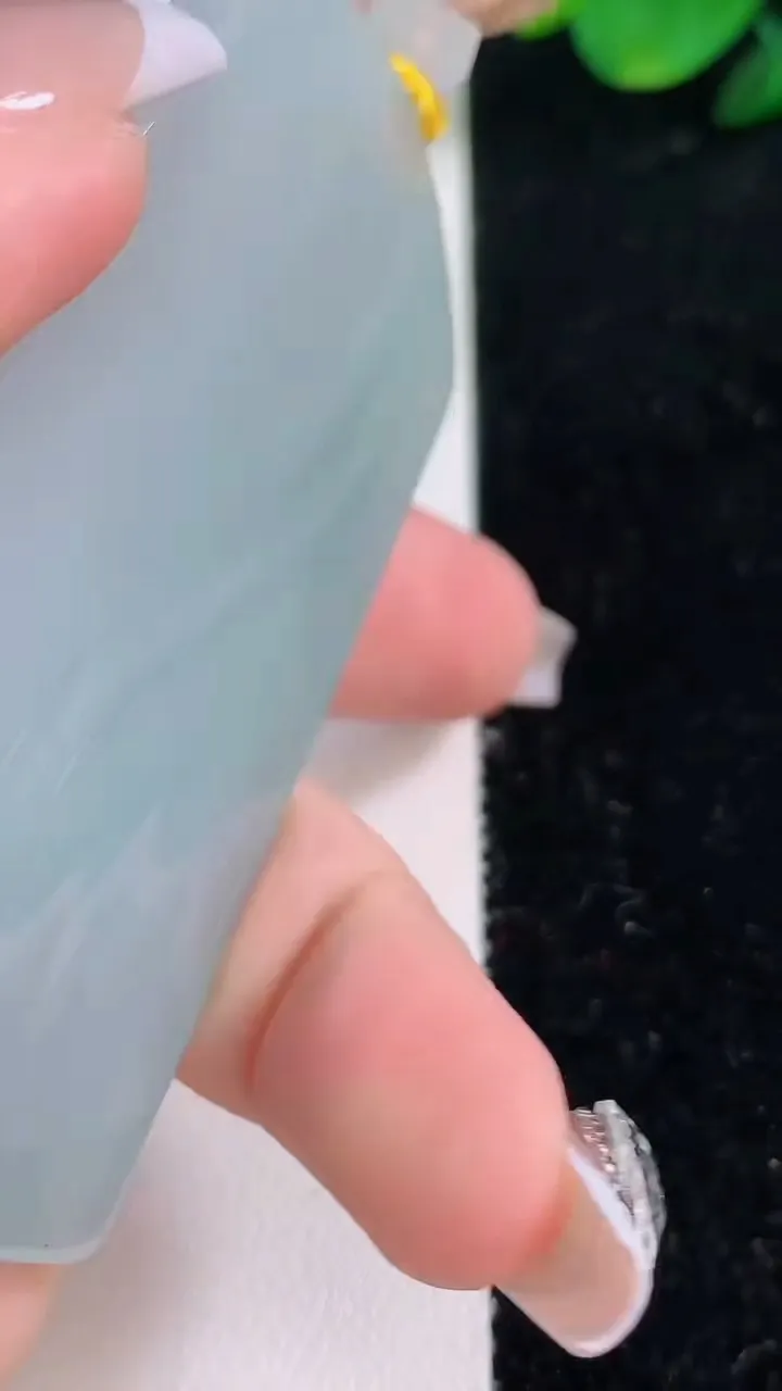 天然A货翡翠文殊菩萨吊坠，尺寸68.2-41.6-8，重量:58.85g
12月7日