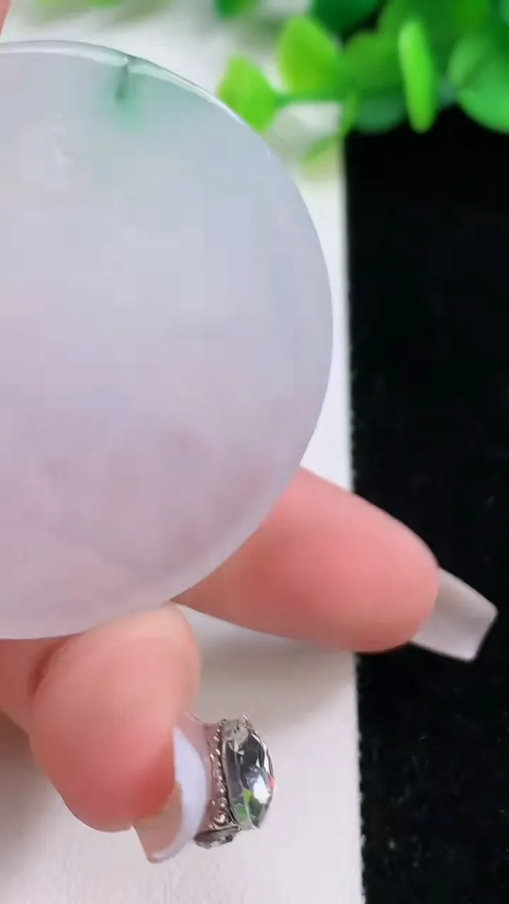 天然A货翡翠普贤菩萨吊坠，尺寸46.8-7.2，重:32.47g
12月7日