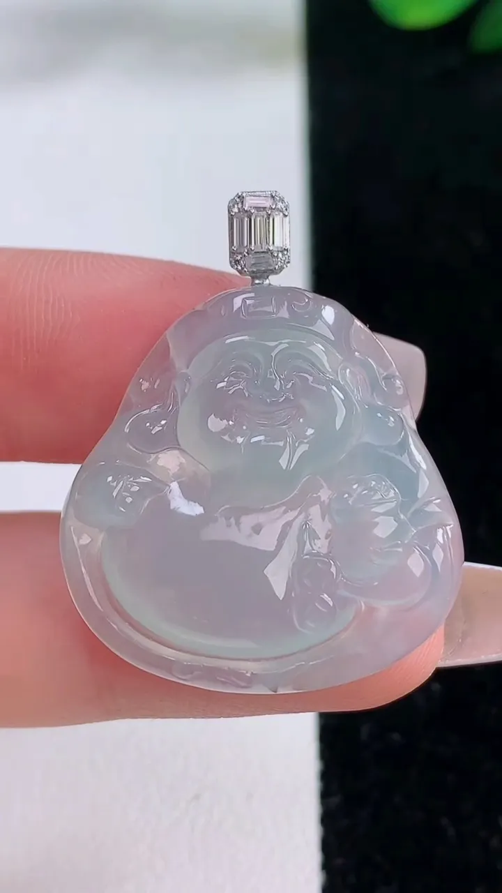 天然A货翡翠种白冰财神爷吊坠，尺寸27.2-26.8-5.3，重量:7.02g
12月7日