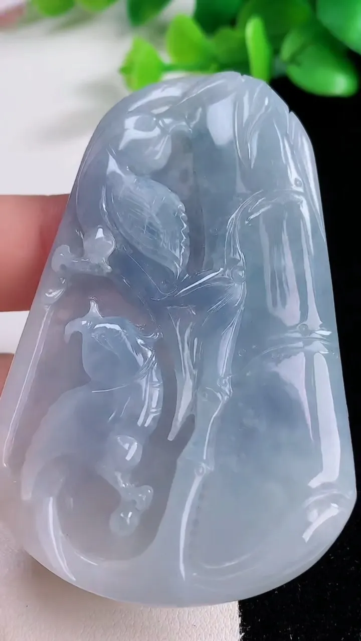 天然A货翡翠紫罗兰鸟语花香吊坠，尺寸66.8-45-6.3，重:43.97g
12月7日