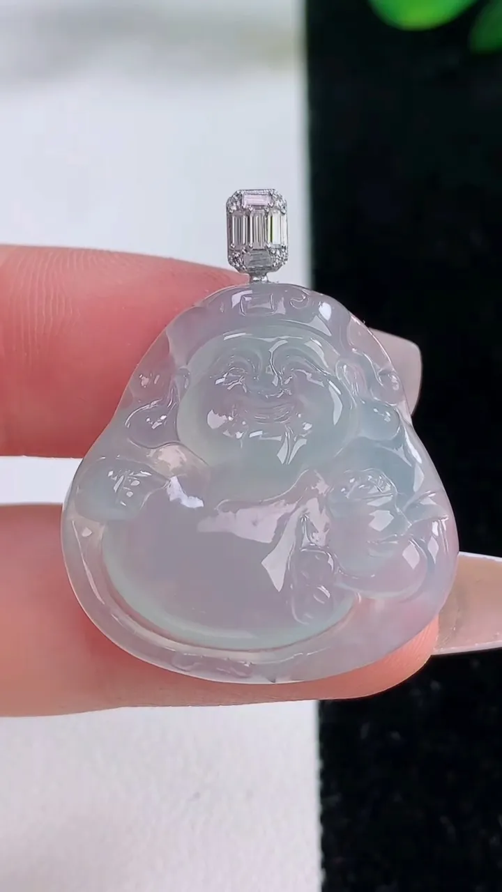 天然A货翡翠种白冰财神爷吊坠，尺寸27.2-26.8-5.3，重量:7.02g
12月7日