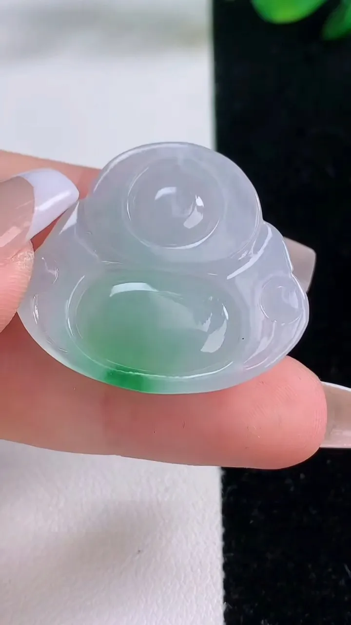 天然A货翡翠佛公吊坠，尺寸28.8-32-6，重量:8.15g
12月7日