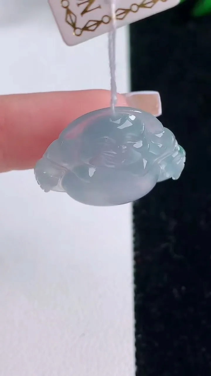 天然A货翡翠种紫罗兰飘花佛公吊坠，尺寸22-25.2-5.4，重量:4.77g
12月7日