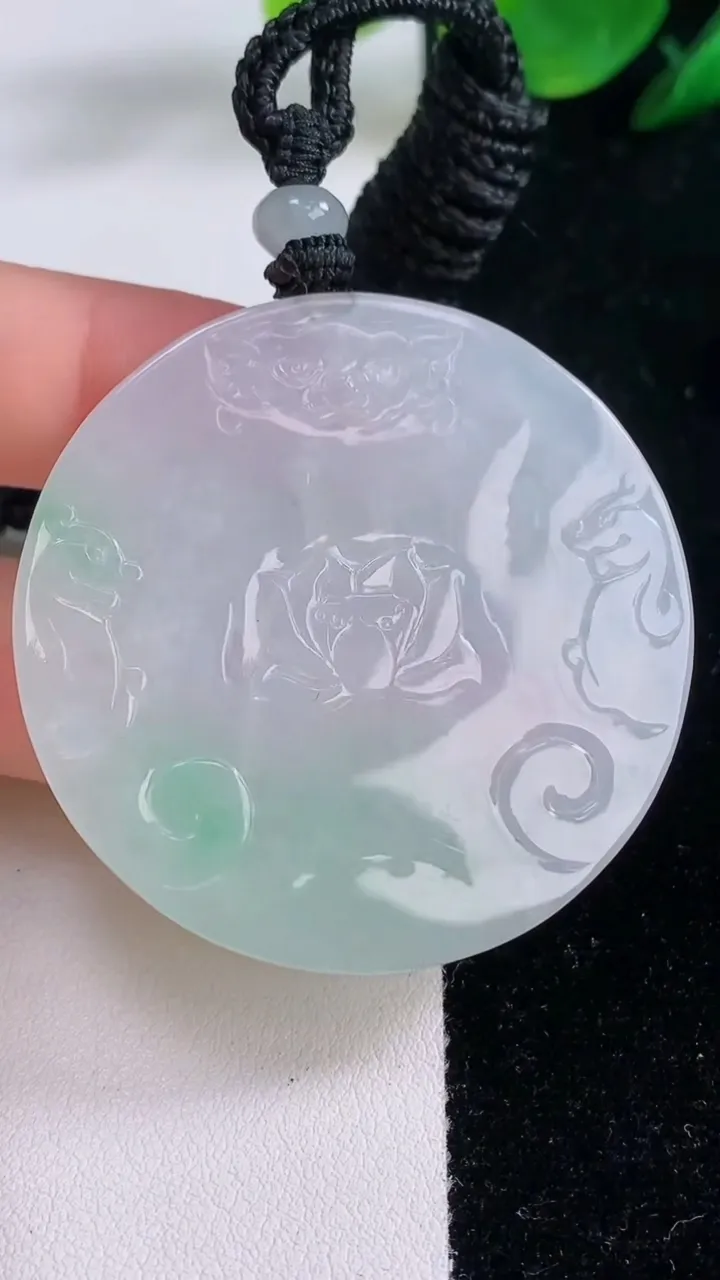 天然A货翡翠文殊菩萨吊坠，尺寸47-4.5，重量:28.74g
12月7日