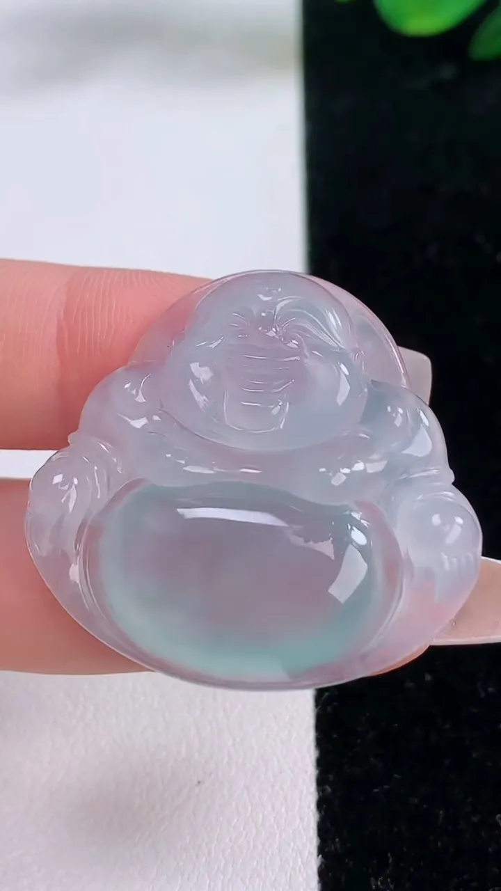 天然A货翡翠佛公吊坠，尺寸32.5-35-6.2，重量:10.68g
12月7日