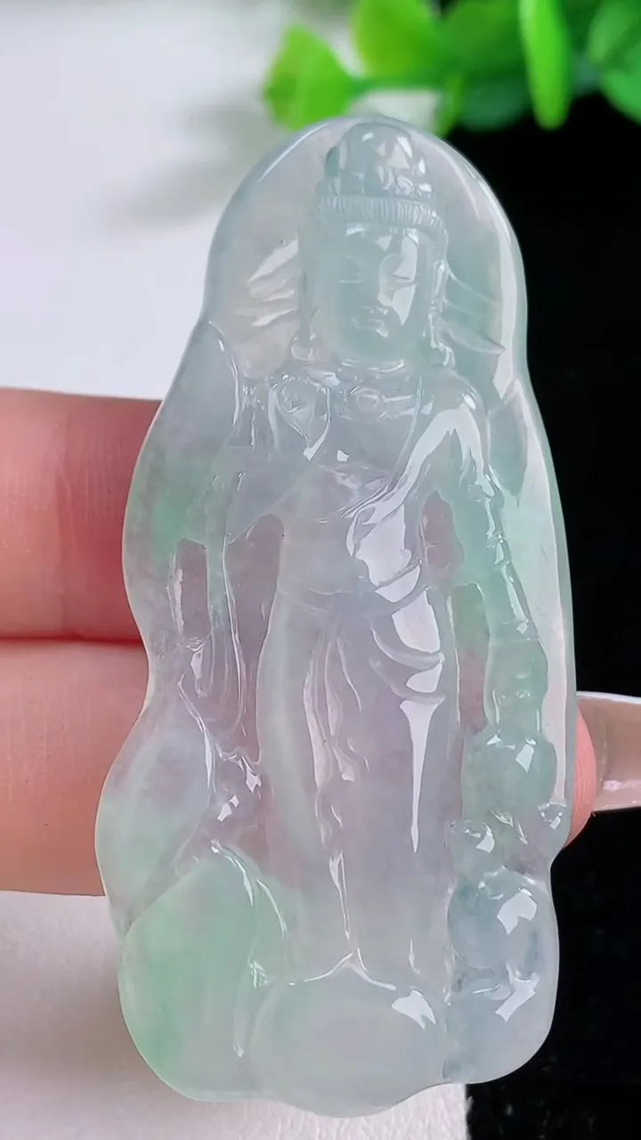 天然A货翡翠观音菩萨吊坠，尺寸57-27-4，重:13.78g
12月7日