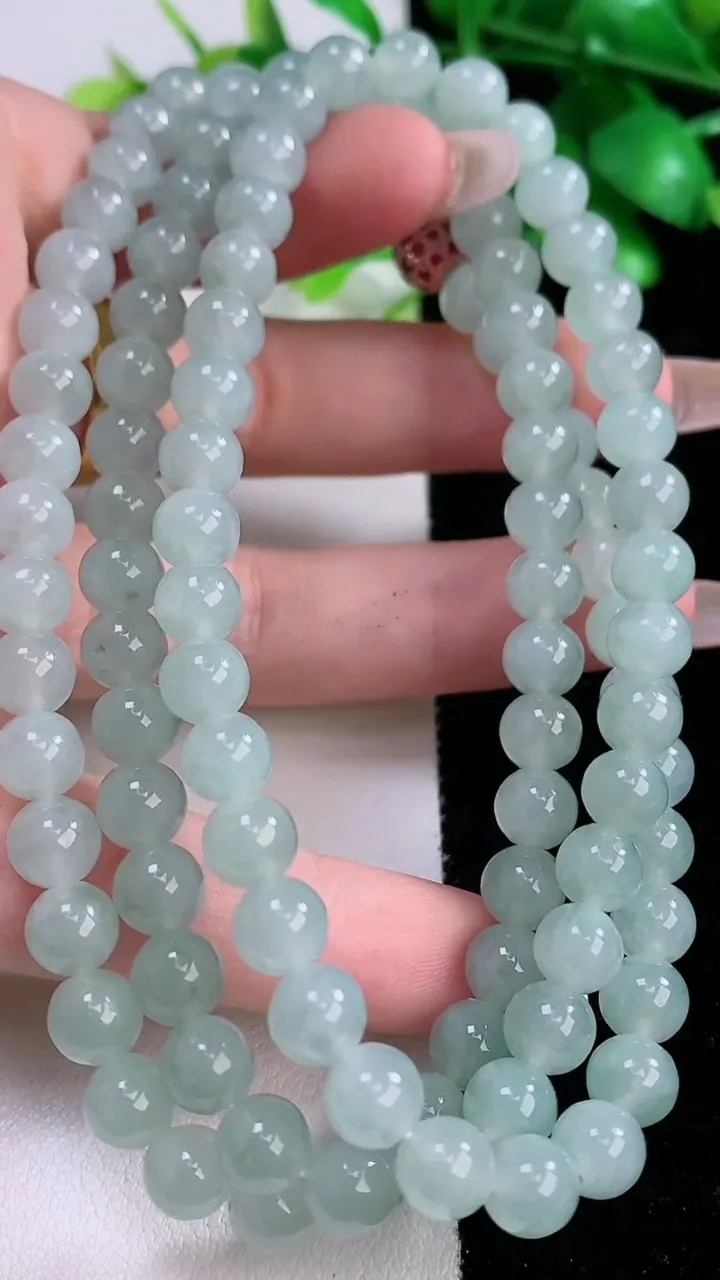 天然A货翡翠圆珠项链，尺寸7-108颗，重:107.12g12月7日
工厂直销收藏佳品,种好水足，色泽均匀，有种有色，上手高大气！