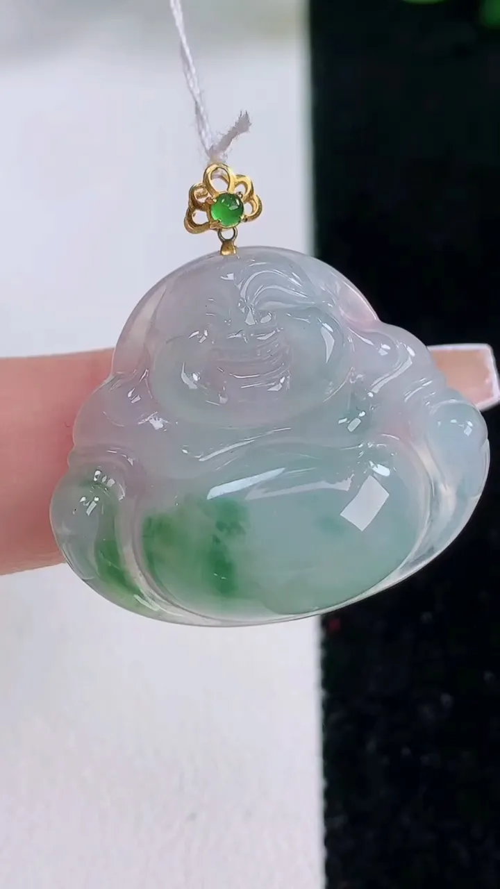 天然A货翡翠种飘花佛公吊坠，尺寸23.8-27.7-6，重量:6.04g
12月7日