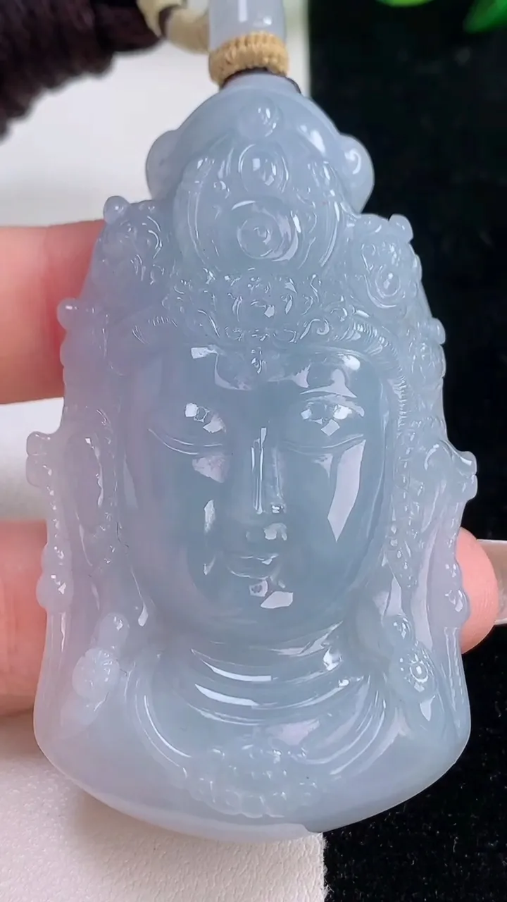 天然A货翡翠紫罗兰观音头吊坠，尺寸63.3-36.7-11.4，重量:52.54g
12月7日