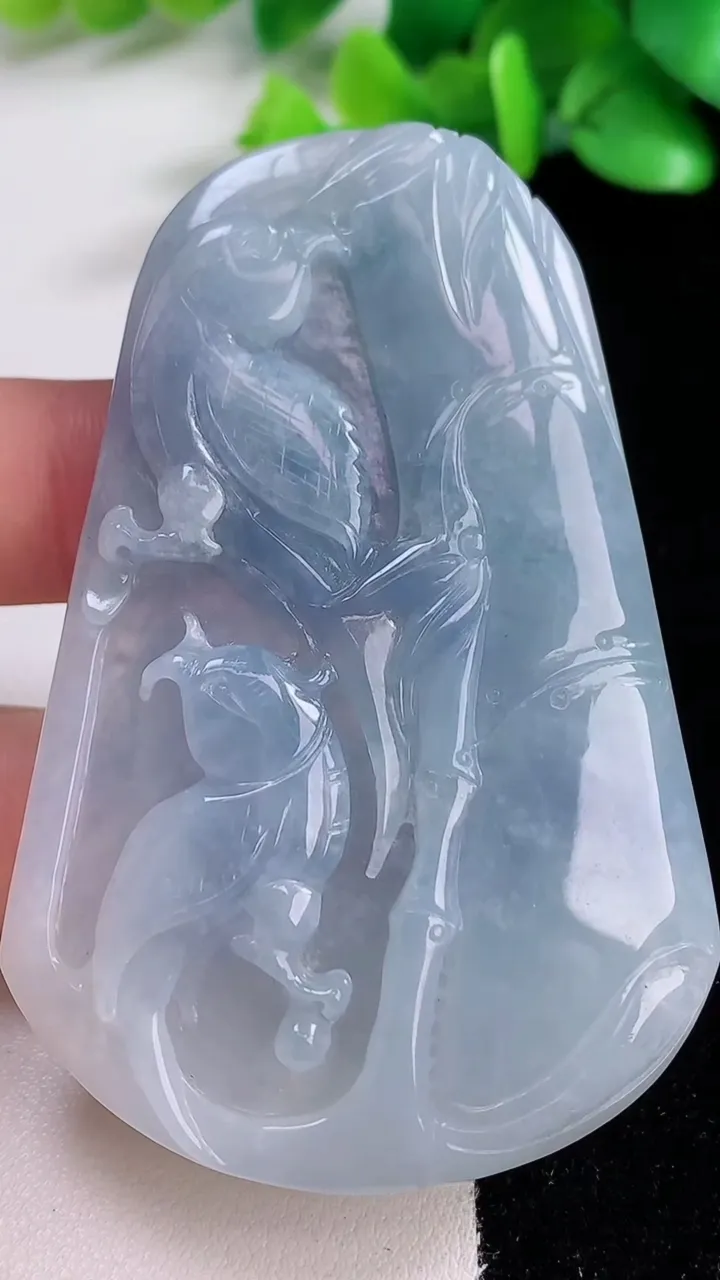 天然A货翡翠紫罗兰鸟语花香吊坠，尺寸66.8-45-6.3，重:43.97g
12月7日