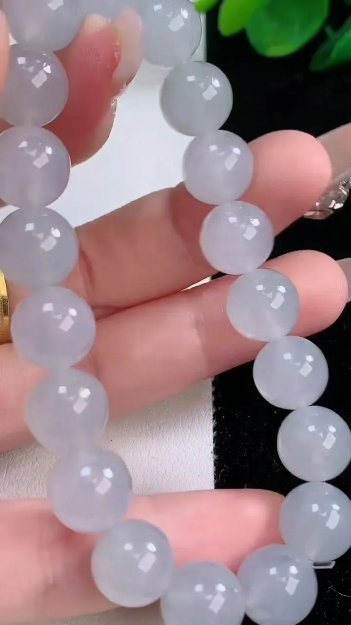 天然A货翡翠种白冰圆珠手串，尺寸10.2-19颗，重量:34.86g12月7日
工厂直销收藏佳品,种