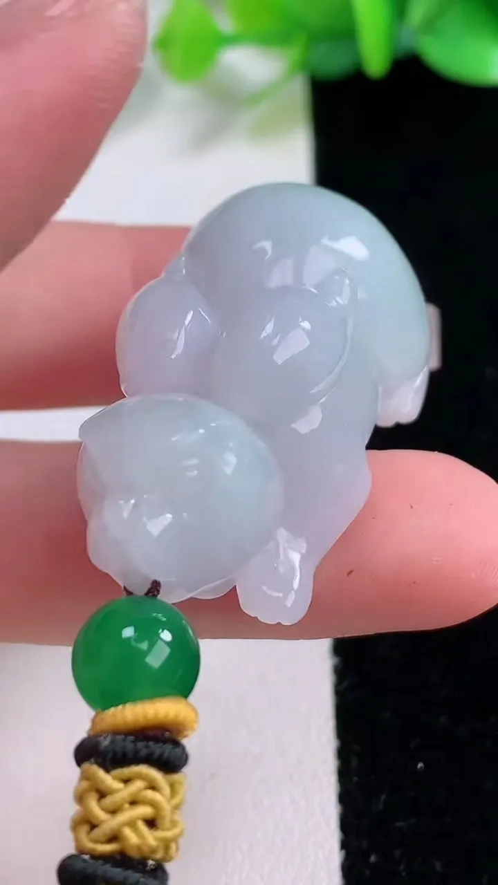 天然A货翡翠紫罗兰生肖兔吊坠，尺寸38.8-21-17.6，重:33.68g
12月7日