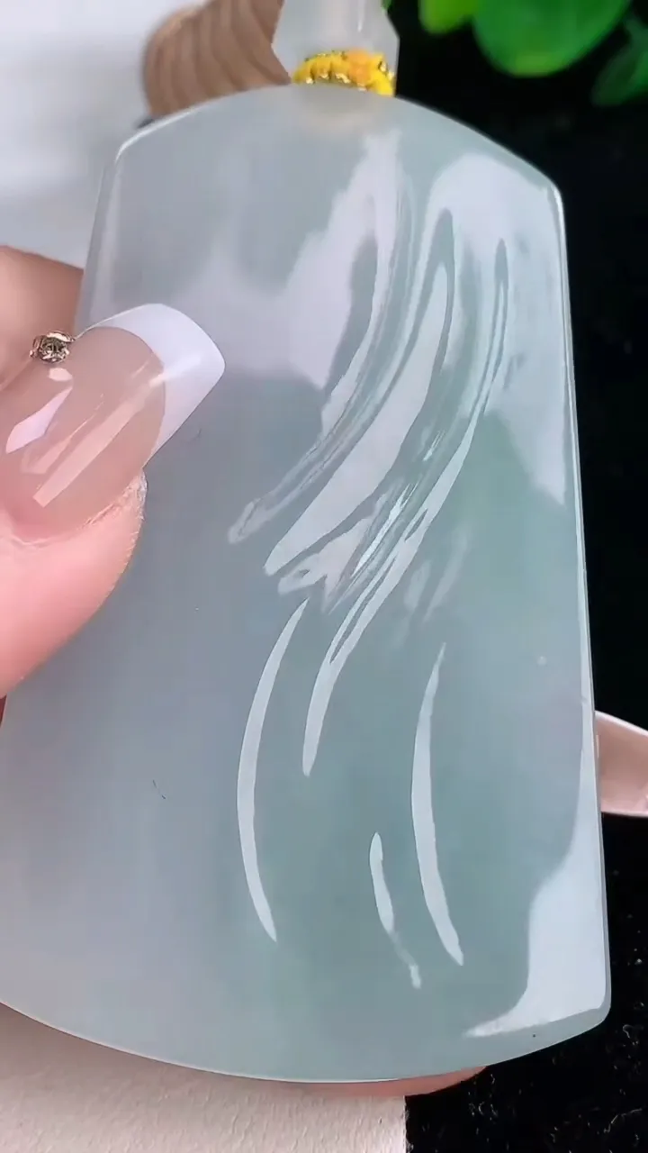 天然A货翡翠文殊菩萨吊坠，尺寸68.2-41.6-8，重量:58.85g
12月7日