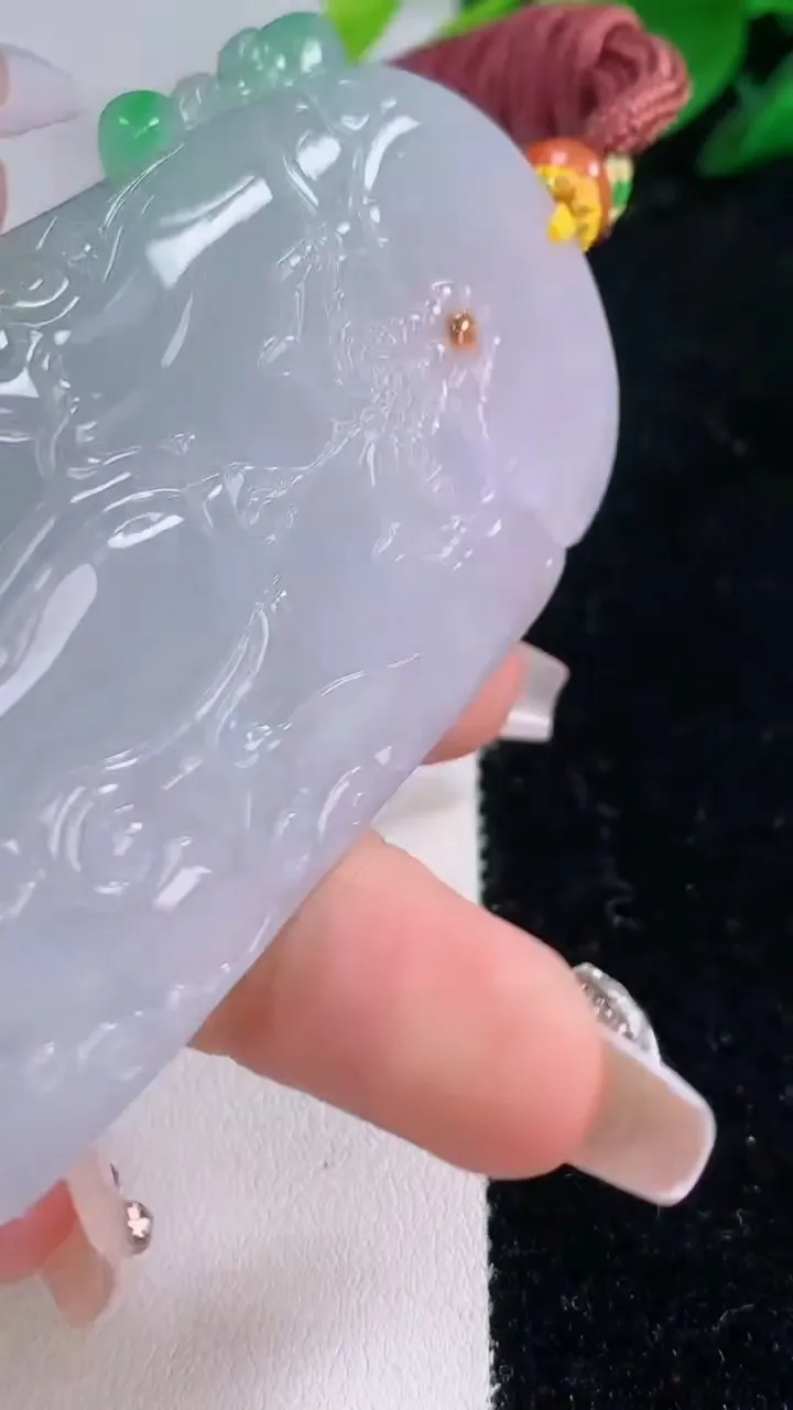 天然A货翡翠种双彩大势至菩萨吊坠，尺寸74.5-48-12，重量:83.97g
12月7日