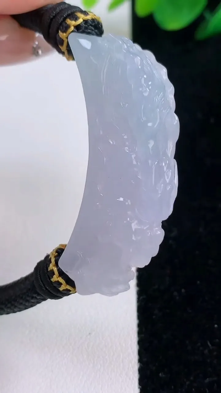 天然A货翡翠冰种紫罗兰龙头手绳，尺寸47.5-11.7-14.5，重量:32.49g
12月7日