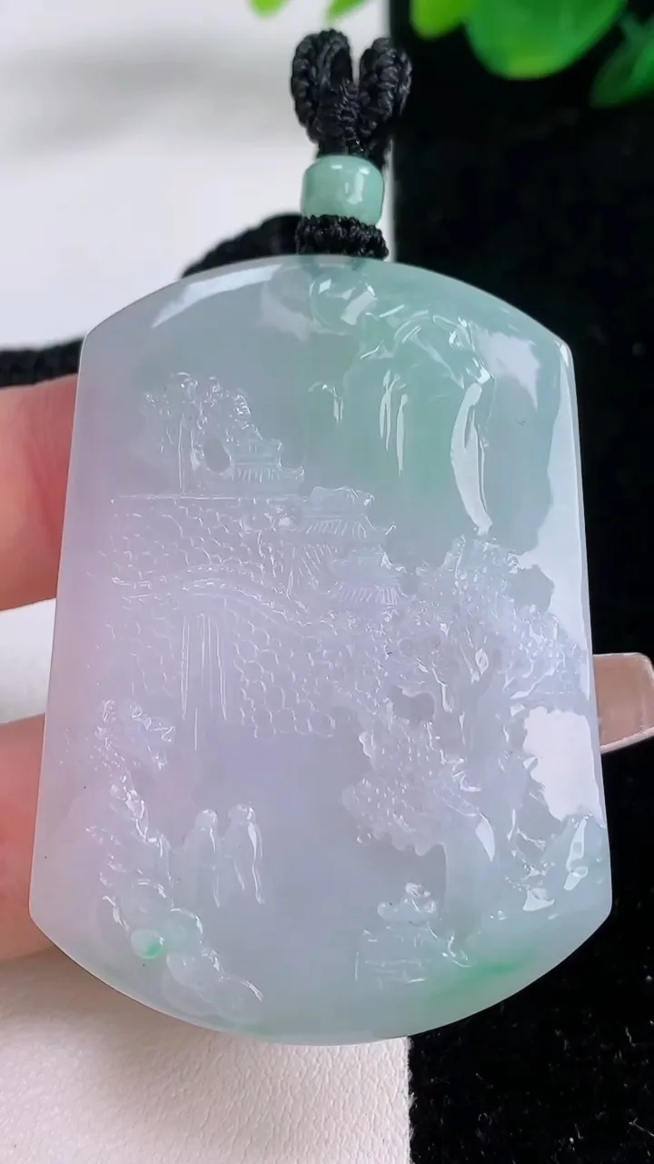 天然A货翡翠山水牌吊坠，尺寸52.3-38-6.2，重量:32.44g
12月7日