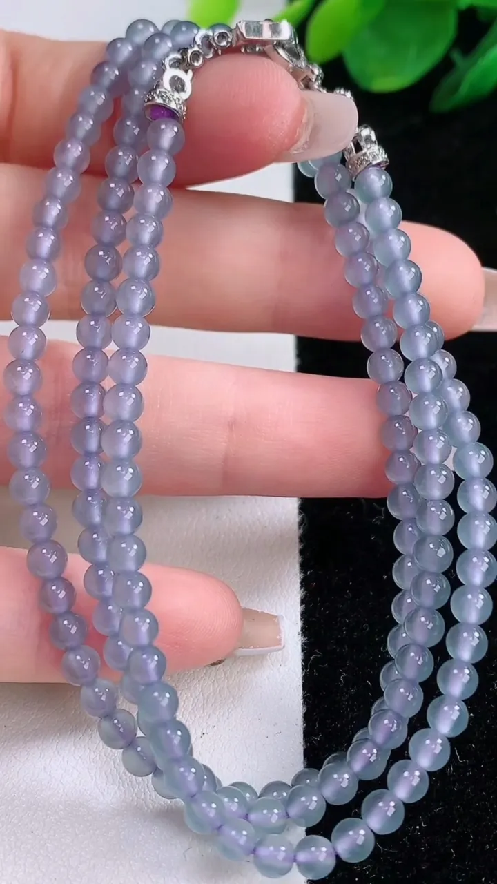 天然A货翡翠冰种紫罗兰小米珠项链，尺寸3.8-152颗，重量:17.03g
12月7日