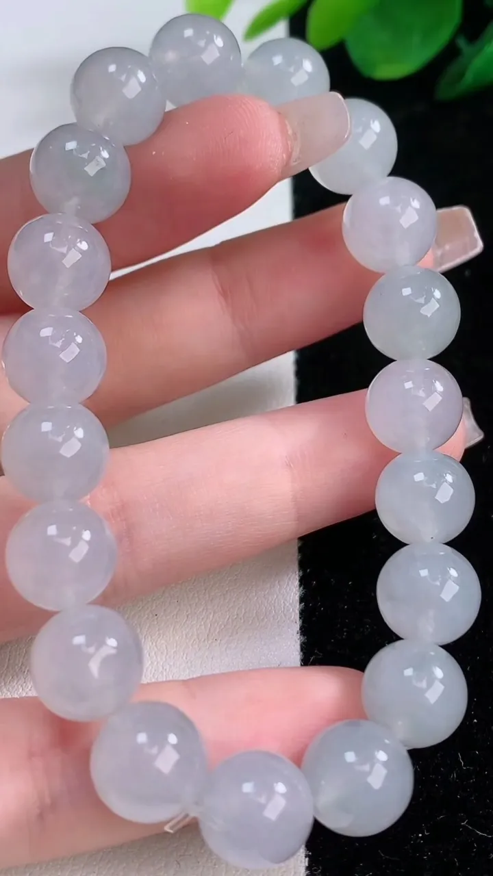 天然A货翡翠种白冰圆珠手串，尺寸10.2-19颗，重量:34.86g12月7日
工厂直销收藏佳品,种好水足，色泽均匀，有种有色，上手高大气！