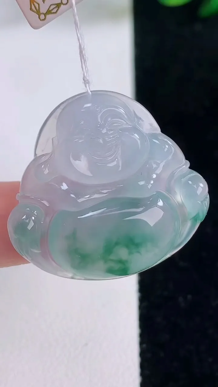 天然A货翡翠种飘花佛公吊坠，尺寸28.8-30.8-5.9，重量:8.32g
12月7日