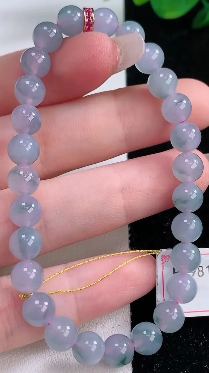 天然A货翡翠紫罗兰圆珠手串，尺寸9.7-67颗，重量:14.63g12月7日
工厂直销收藏佳品,种好水足，色泽均匀，有种有色，上手高大气！