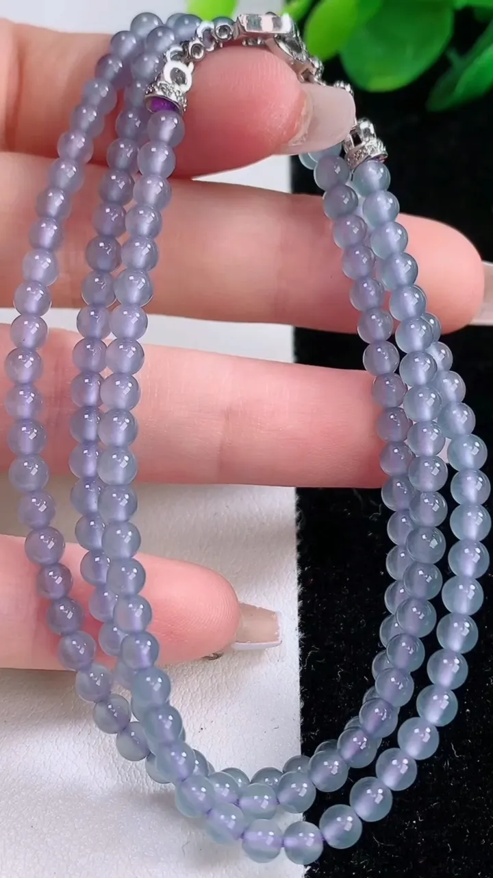 天然A货翡翠冰种紫罗兰小米珠项链，尺寸3.8-152颗，重量:17.03g
12月7日