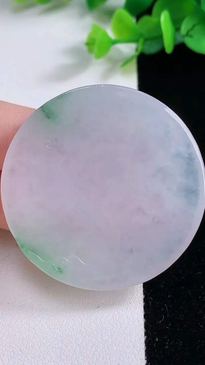 天然A货翡翠普贤菩萨吊坠，尺寸46.8-7.2，重:32.47g
12月7日