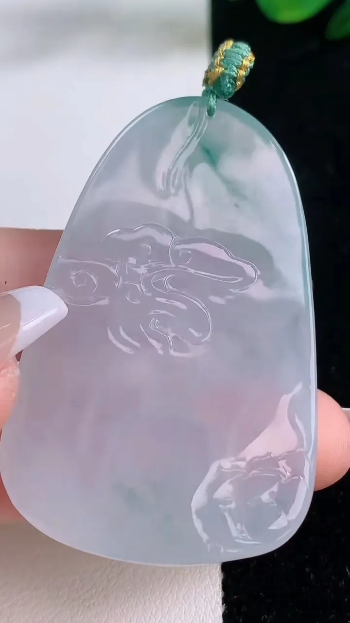 天然A货翡翠冰种飘花大日如来吊坠，尺寸53.4-34-5.8，重量:23.08g
12月7日