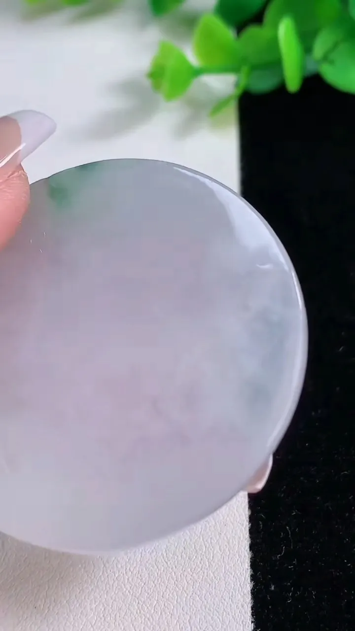 天然A货翡翠普贤菩萨吊坠，尺寸46.8-7.2，重:32.47g
12月7日