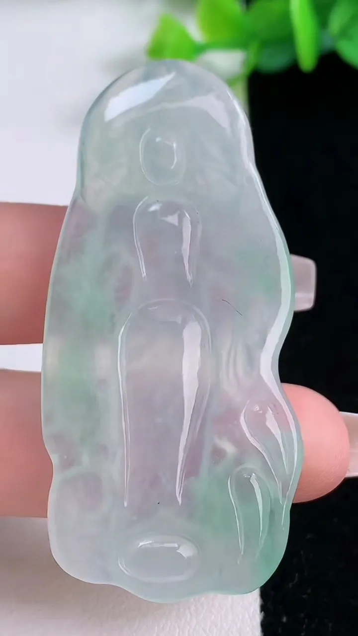 天然A货翡翠观音菩萨吊坠，尺寸57-27-4，重:13.78g
12月7日