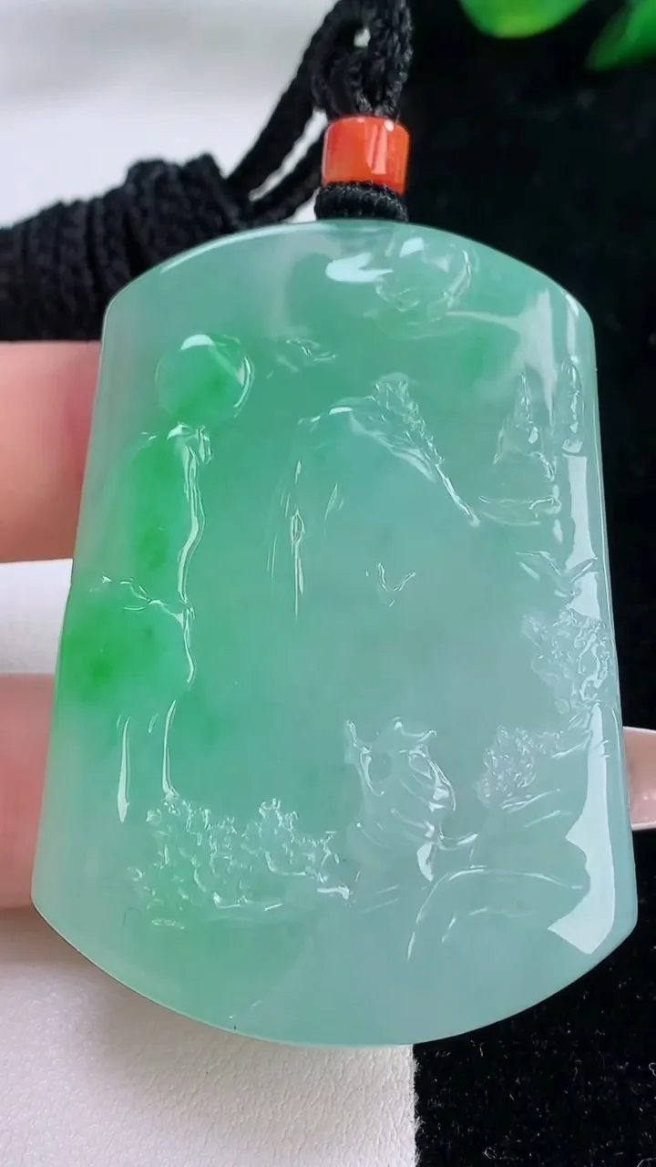 天然A货翡翠山水牌吊坠，尺寸55-39.3-5.8，重量:39.31g
12月7日