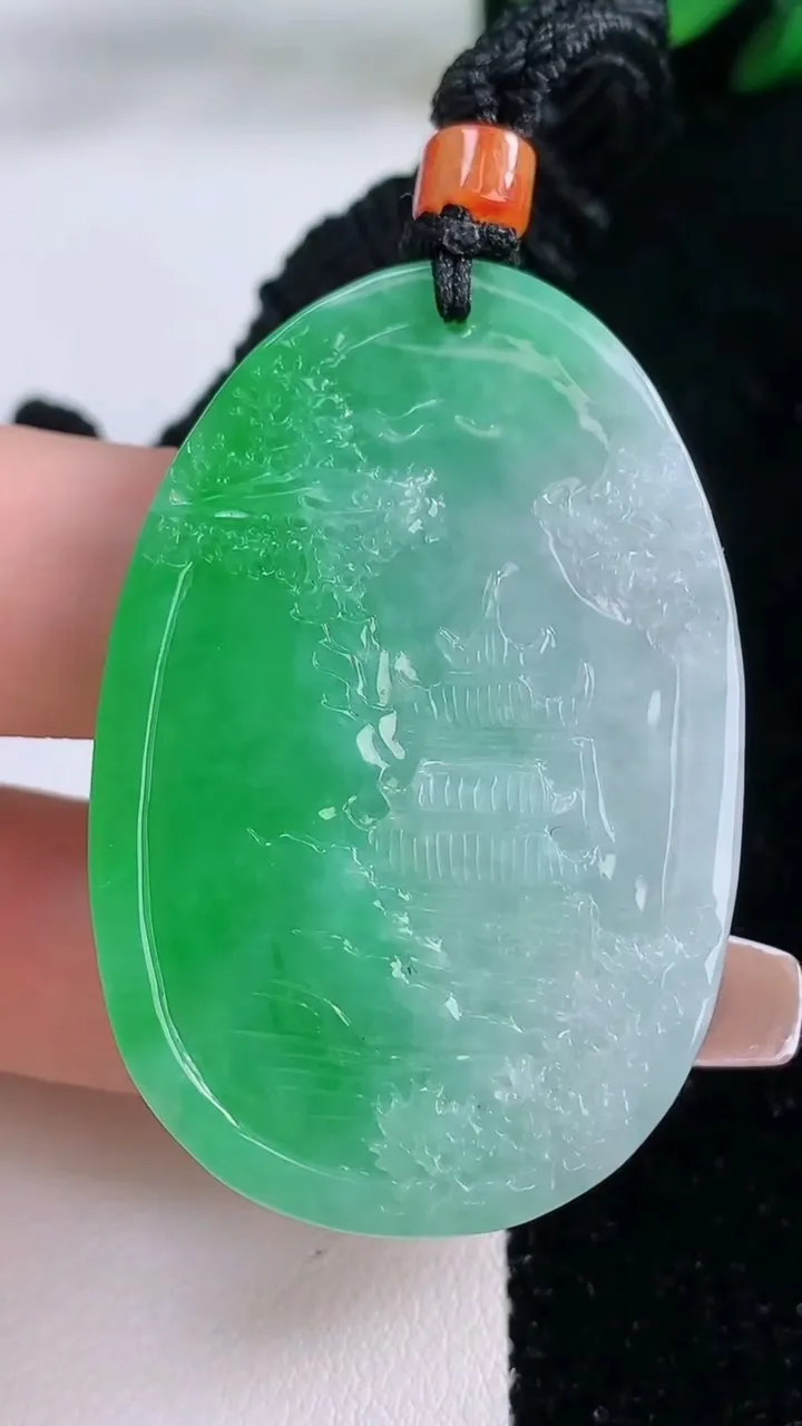 天然A货翡翠山水牌吊坠，尺寸47.2-31.8-11，重量:33.58g
12月7日