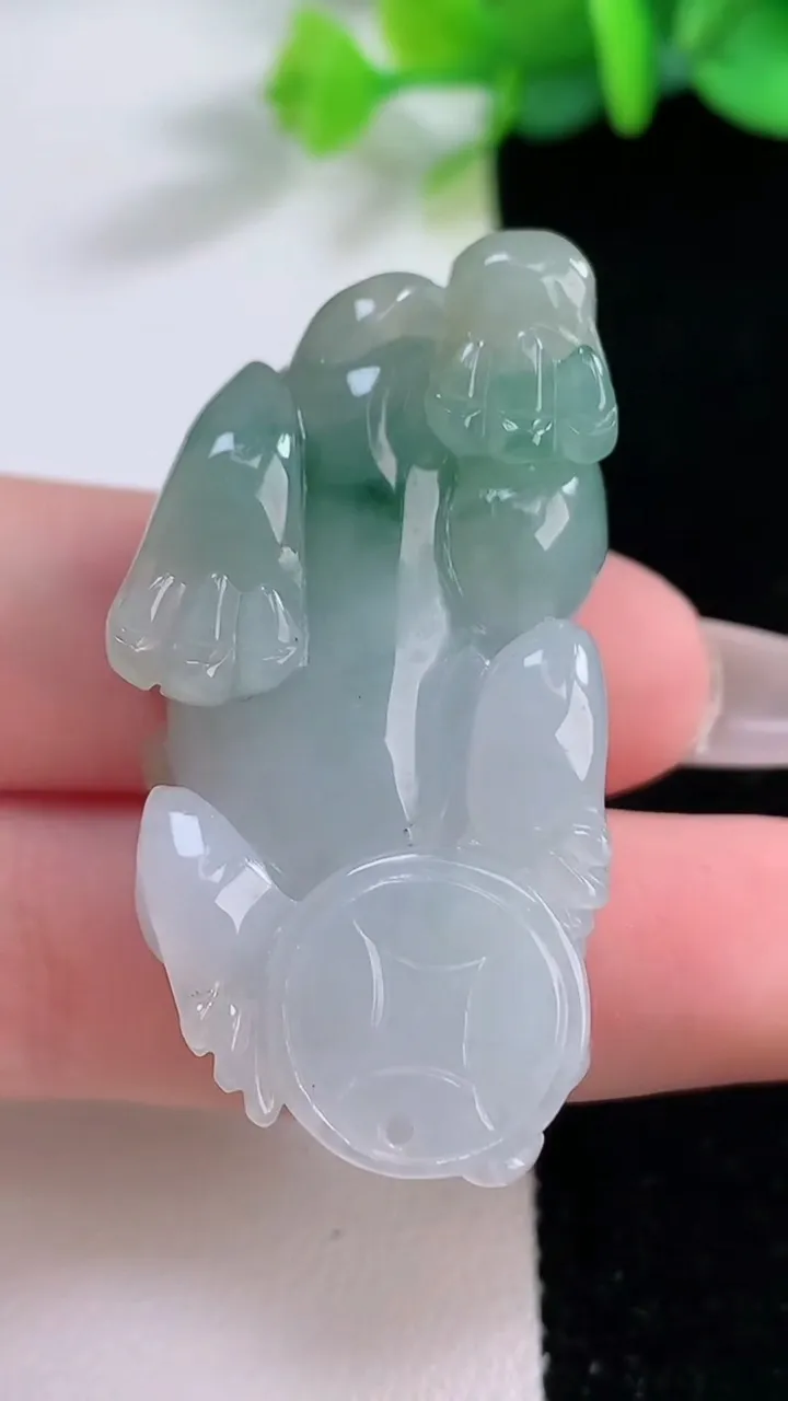 天然A货翡翠飘花貔貅吊坠，尺寸46.5-23-14.2，重:25.40g
12月7日