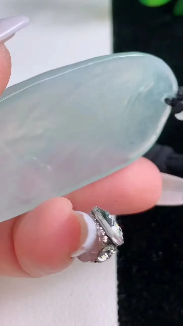 天然A货翡翠悟道吊坠，尺寸52-25.3-5.7，重量:18.13g
12月7日