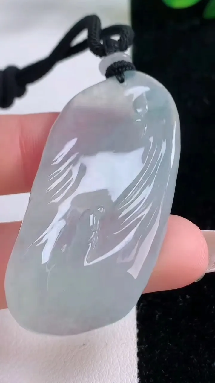 天然A货翡翠悟道吊坠，尺寸52-25.3-5.7，重量:18.13g
12月7日